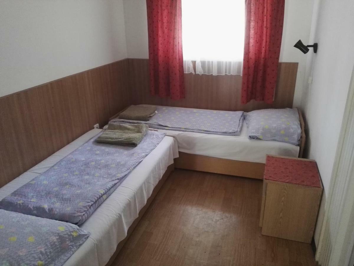 Vadasa Motel Es Etterem Hegyhátszentjakab Eksteriør billede